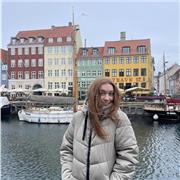 Este año cursaré segundo de bioquímica. Estoy disponible para dar clases de biología y bioquímica a alumnado de la ESO y bachille